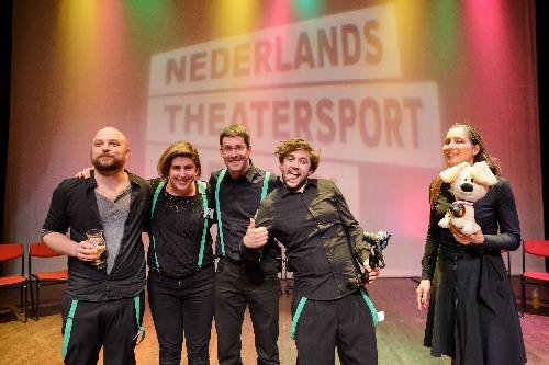 Man Met Snor vs. Een Ander Team 2